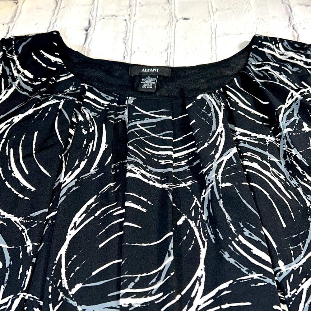 ALFANI Ruched Short Sleeve Shell Top - Picture 6 of 16